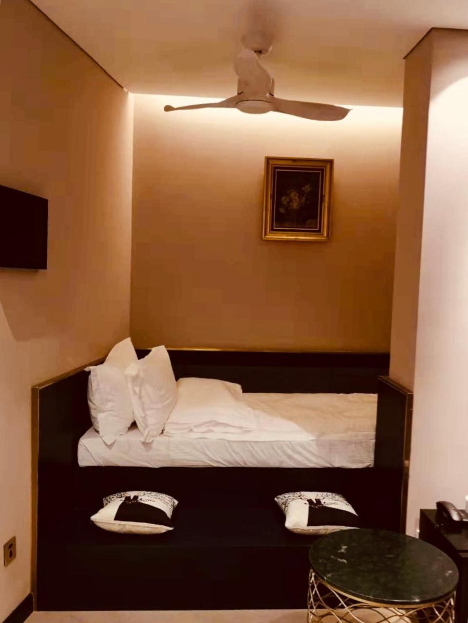 Moon And Chalice Boutique Hotel Kunming Kültér fotó
