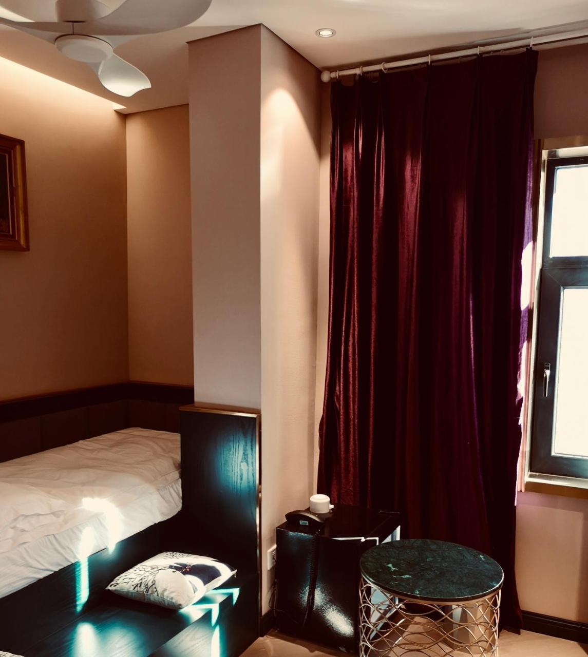 Moon And Chalice Boutique Hotel Kunming Kültér fotó