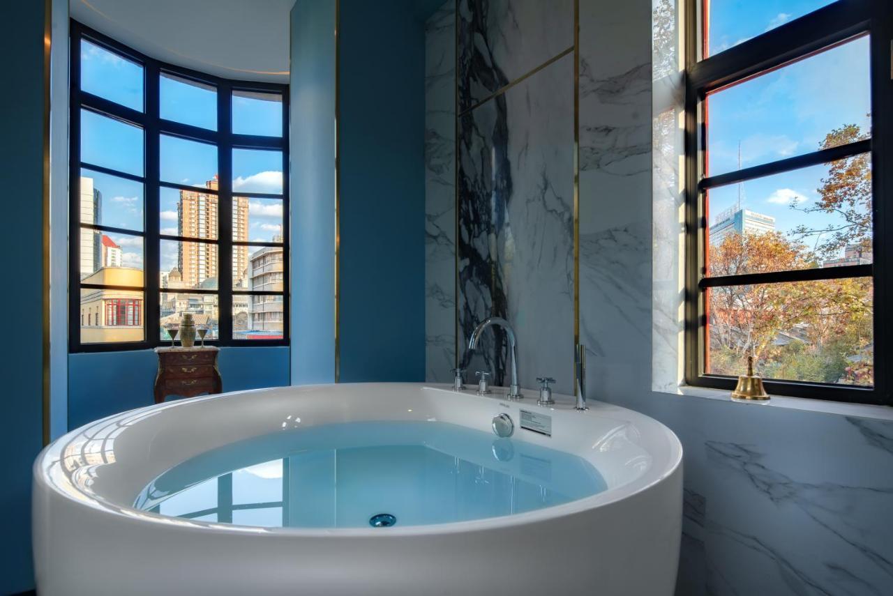 Moon And Chalice Boutique Hotel Kunming Kültér fotó