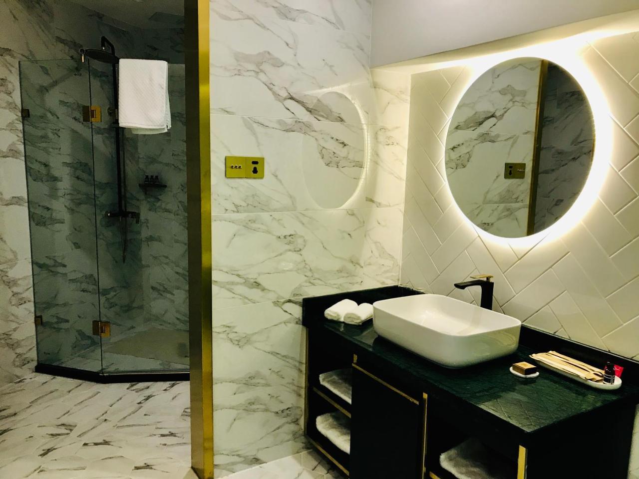 Moon And Chalice Boutique Hotel Kunming Kültér fotó